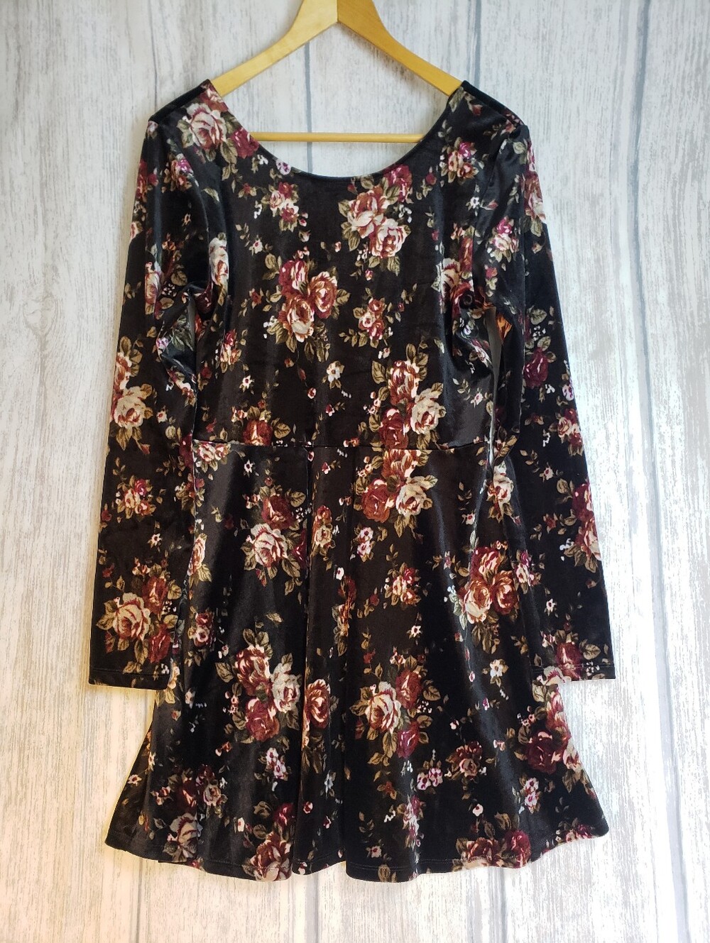 One Clothing Black Velvet Floral Long-Sleeve Skater Dress Sz Large Whimsigoth A8